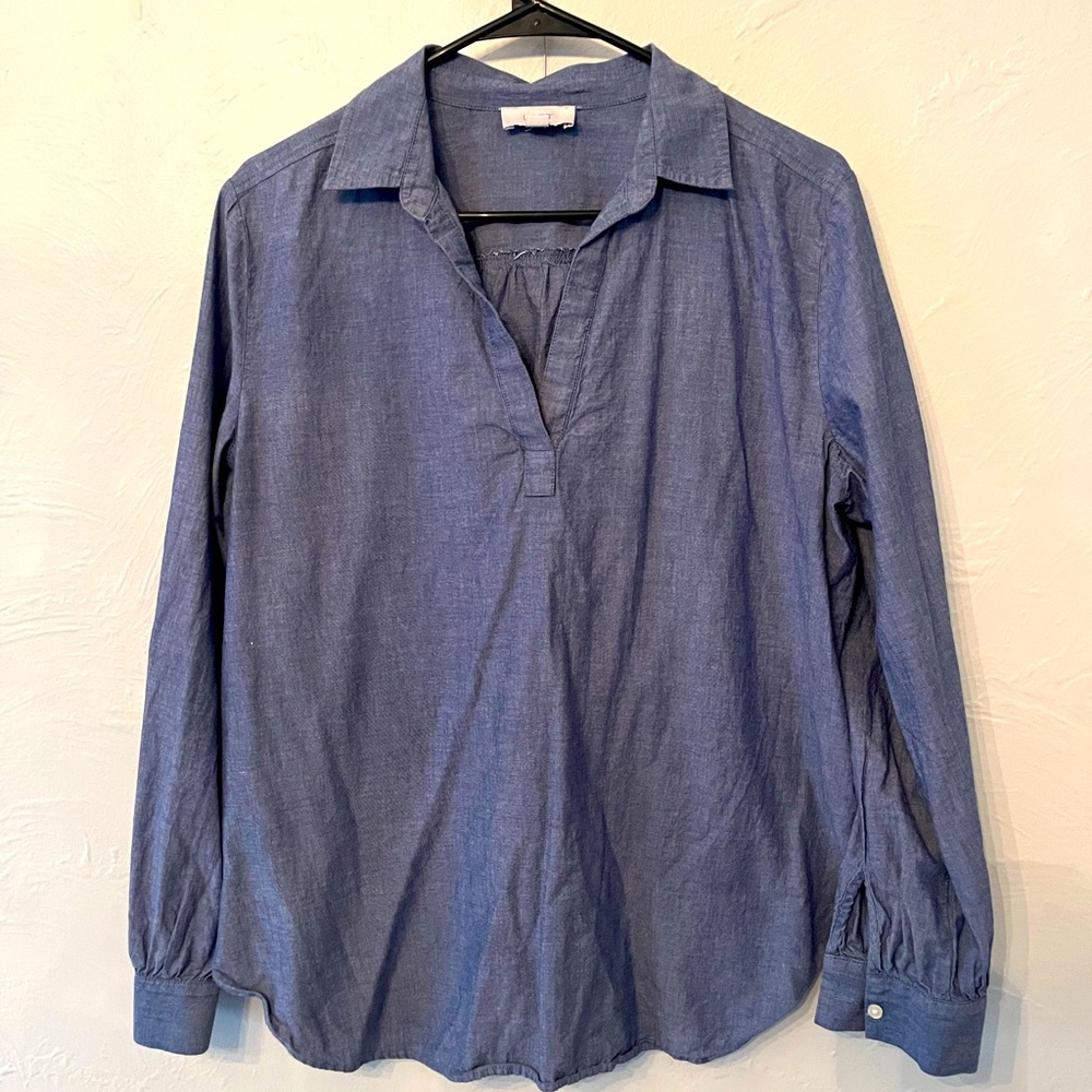Chambray 100% cotton long sleeve collared shirt with V-neck Size L.